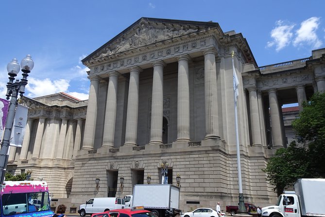 Washington DC Museums Self-Guided Walking Tour & Scavenger Hunt