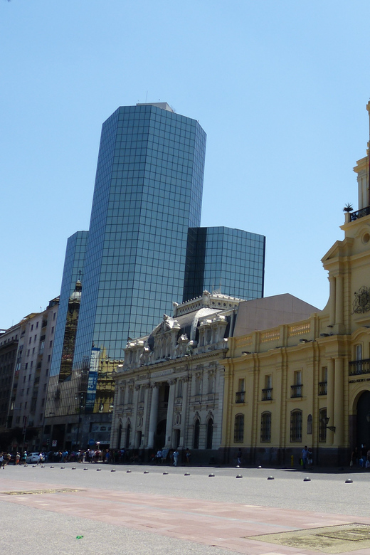 Welcome to Santiago: Private Tour With a Local