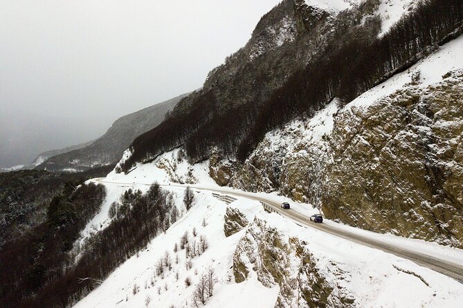 Winter in Ushuaia: Lakes Escondido and Fagnano 4x4 Tour With Lunch - Included in the Tour