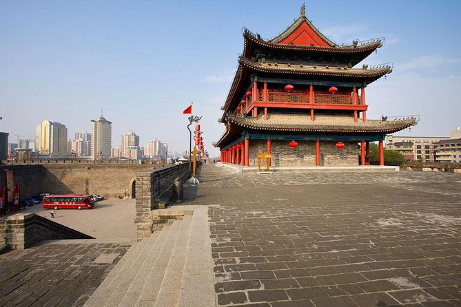 Xian Layover: City Wall and Big Wild Goose Pagoda With Airport Transfer