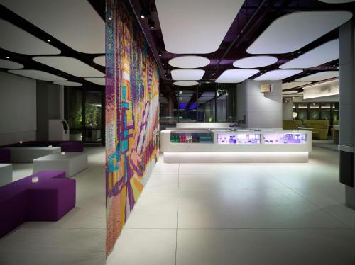 YOTEL New York Times Square - Convenient Location