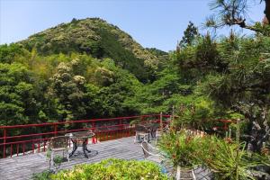 Yunokaze HAZU - Location and Proximity