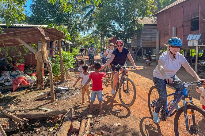 2 Day -Angkor Wat Day Tour and Siem Reap Countryside Tour by Bike