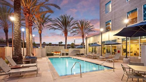 AC Hotel by Marriott Los Angeles South Bay - Facilities and Services