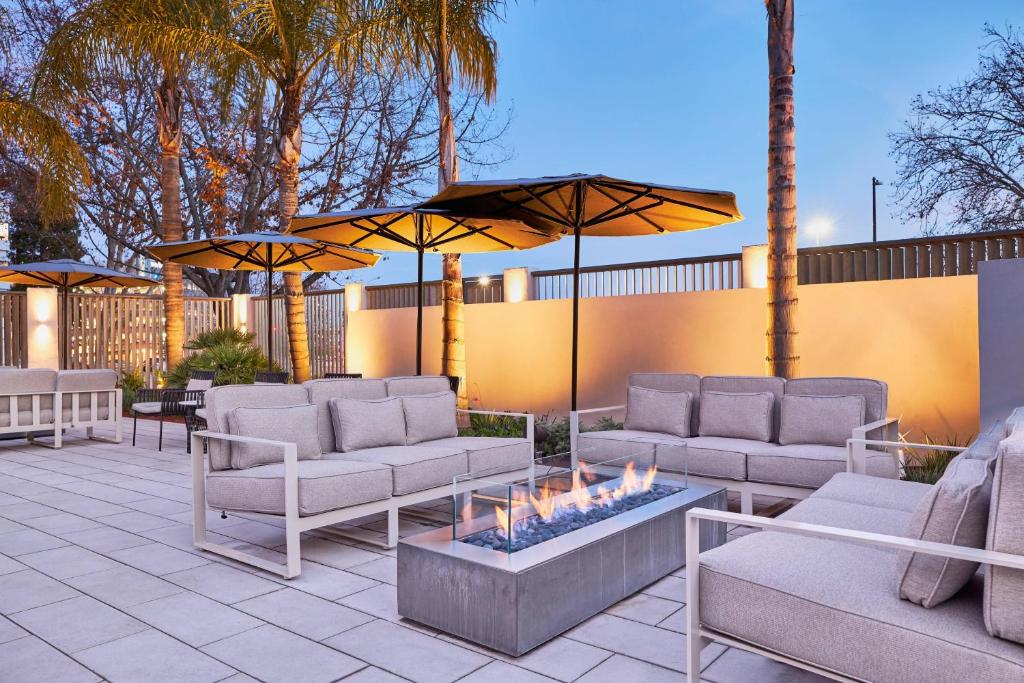 AC Hotel by Marriott Pleasanton - Convenient Location