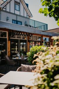 Badhotel Renesse - Facilities and Amenities