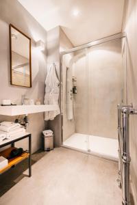 Boutique Hotel Gold And Silver - Room Types and Amenities
