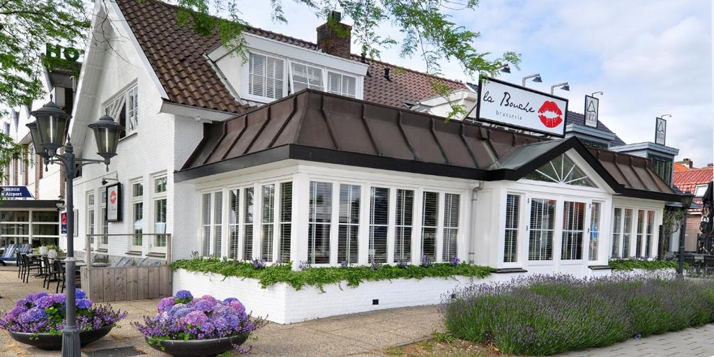 Boutique Hotel Herbergh Amsterdam Airport FREE PARKING - Amenities and Services