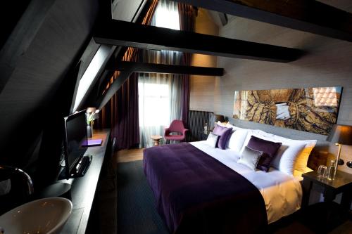Canal House - Nearby Attractions