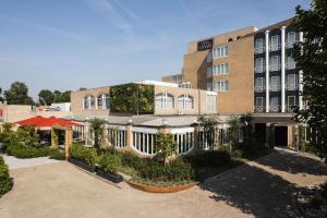 Carlton Oasis Hotel - Key Amenities