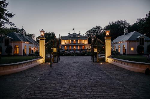Castle De Vanenburg - Location and Nearby Attractions