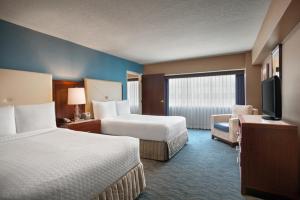 Crowne Plaza Hotel Los Angeles Harbor, an IHG Hotel - Amenities and Services