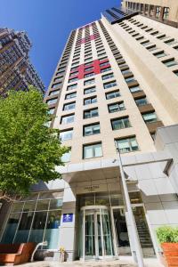 DoubleTree by Hilton New York Times Square South - Convenient Location