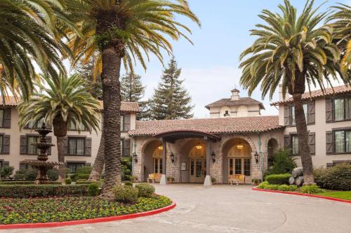 Embassy Suites by Hilton Napa Valley - Accommodation Features