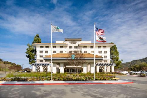 Embassy Suites by Hilton San Rafael Marin County - Accommodations and Amenities