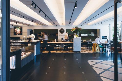 Golden Tulip Hotel Central - Dining and Bars