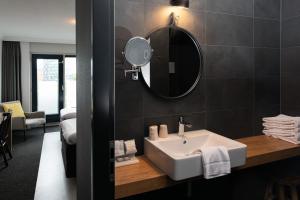 Golden Tulip Keyser Breda Centre - Accommodations and Amenities