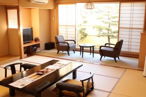 Hanabishi Hotel - Room Types and Amenities