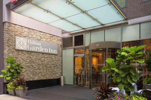Hilton Garden Inn New York Central Park South-Midtown West - Convenient Location