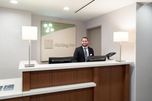 Holiday Inn Wall Street, an IHG Hotel - Amenities and Services