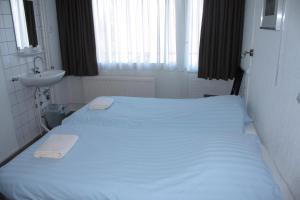 Hotel by the Lake - Facilities and Amenities
