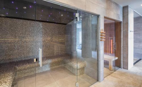 Hotel Duiven Near Arnhem A12 - Facilities and Amenities