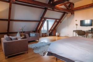 Hotel ML - Accommodation Options and Amenities