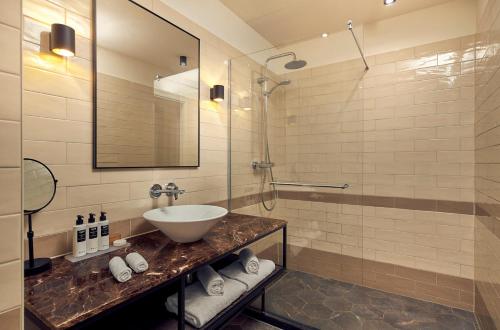 Hotel New York - Accommodations
