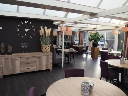 Hotel The Sweet Inflow Haarlemmerliede Review