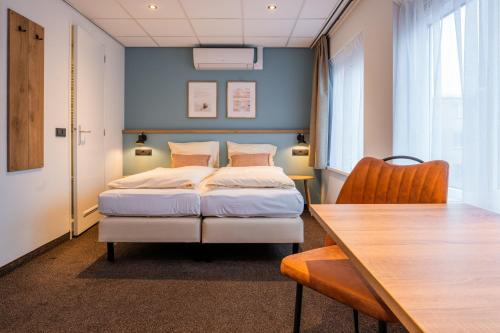 House 8 Studios - Amenities and Facilities