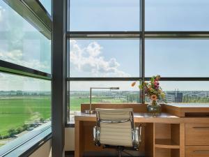 Hyatt Place Amsterdam Airport - Rooms and Amenities