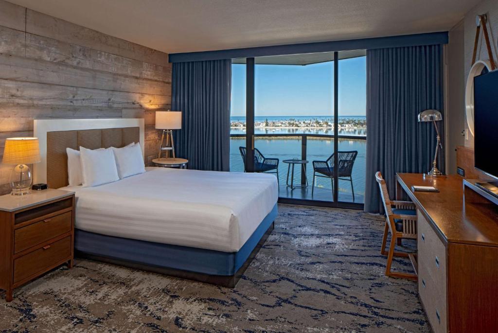 Hyatt Regency Mission Bay Spa and Marina - Accommodation and Room Amenities