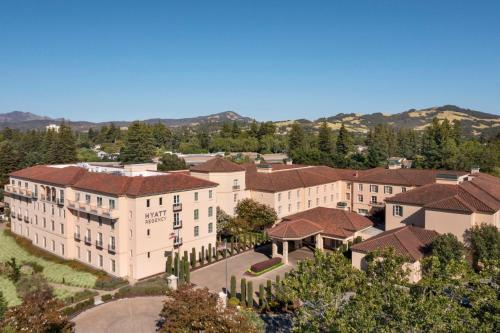 Hyatt Regency Sonoma Wine Country - Location and Surroundings
