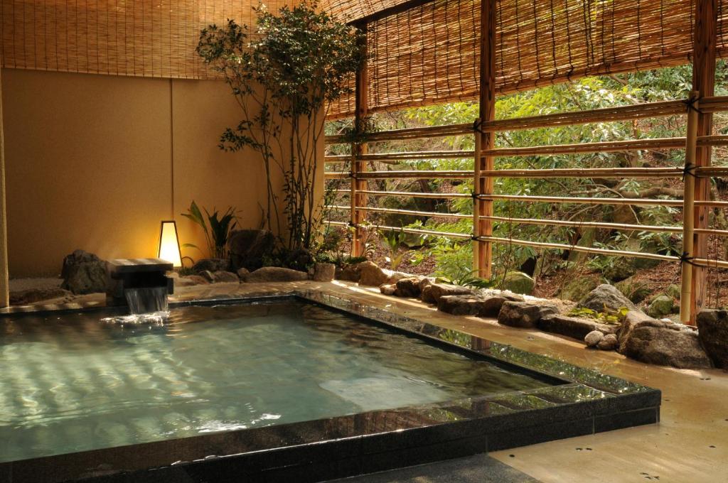 Iwaso Ryokan Review: A Tranquil Getaway - Rejuvenating Hot-Spring Baths
