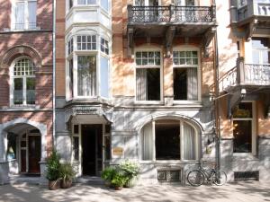 Jan Luyken Amsterdam Review