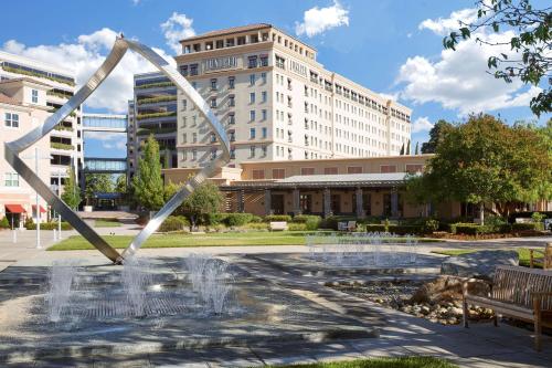 Juniper Hotel Cupertino, Curio Collection by Hilton - Guest Amenities and Facilities