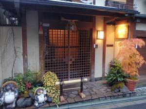 Kamuroan - Accommodation Details