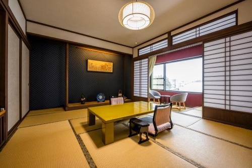 Kanemidori - Amenities and Services