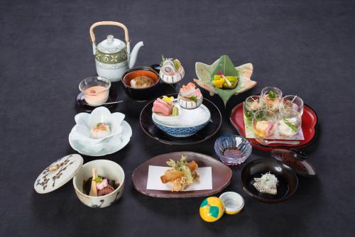 Kappo Ryokan Shiroyama - Accommodation Options and Room Amenities