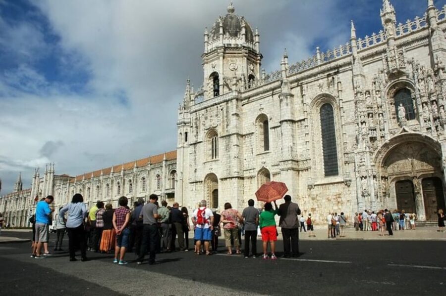 Lisbon: Private City Tour With a Boat River Crossing