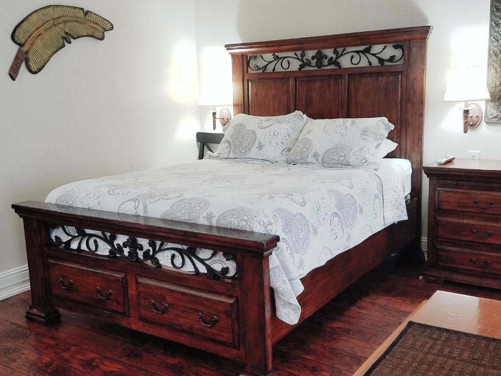 Los Gatos Garden Inn Hotel Review