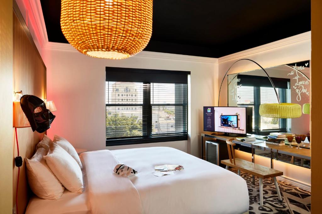 Mama Shelter LA Hollywood - Facilities and Amenities