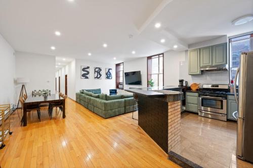 Massive Soho Loft 5bedrooms 2 Baths – 2500 SQFT Review