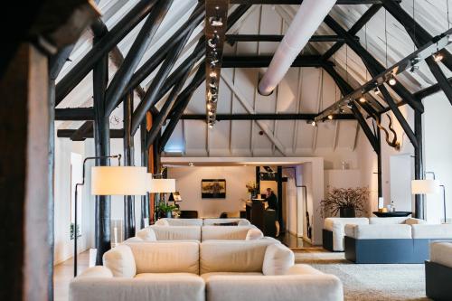 Mooirivier - Location and Surroundings