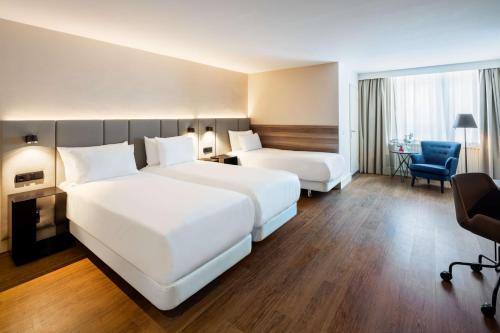 NH Amsterdam Schiller - Excellent Location