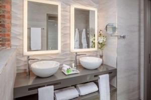 NH Collection New York Madison Avenue - Convenient Location