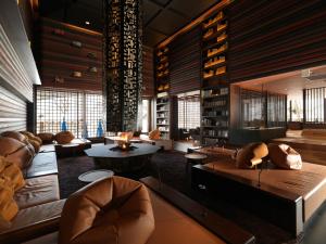 Niseko Konbu Onsen Tsuruga Moku-no-sho - Elegant Accommodations and Amenities