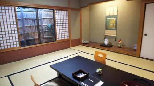 Nissho Besso Review