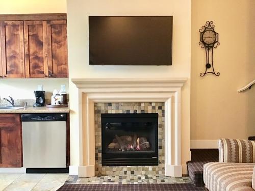 Oceano Hotel and Spa Half Moon Bay Harbor - Accommodations and Amenities