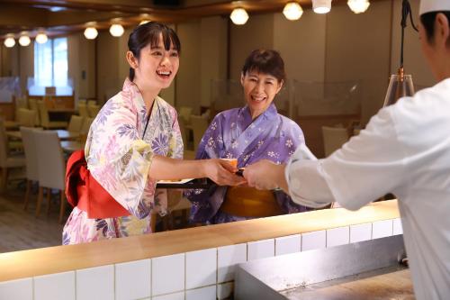 Ooedo Onsen Monogatari Toi Marine Hotel - Onsen Indulgence and Amenities